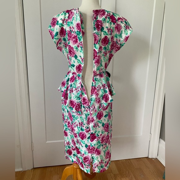 Vintage Floral Dress - Picture 9 of 15